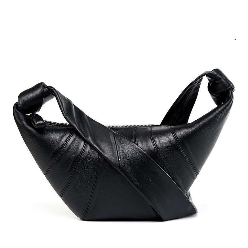 Design sense: French niche top layer lambskin croissant, lazy feeg, cow horn one shoulder diagonal cross dumpg bun, women's 2025 new style, uniqu