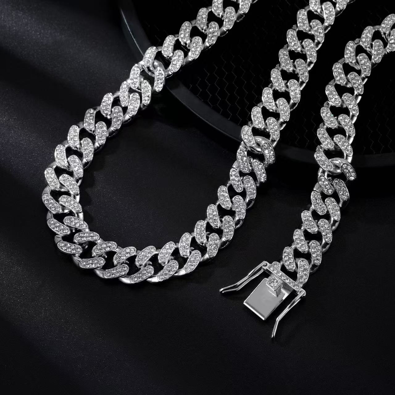 Sophisticated VVS Moissanite Studded Sterling Silver Pendant Necklace with Iced Diamonds & Cuban Chain Detail