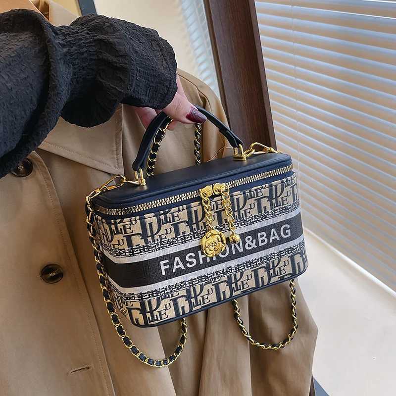 Elegant Designer Leather Handbag for Women Stylish Crossbody Shoulder Bag Ladies Tote Purse ClassicW251106