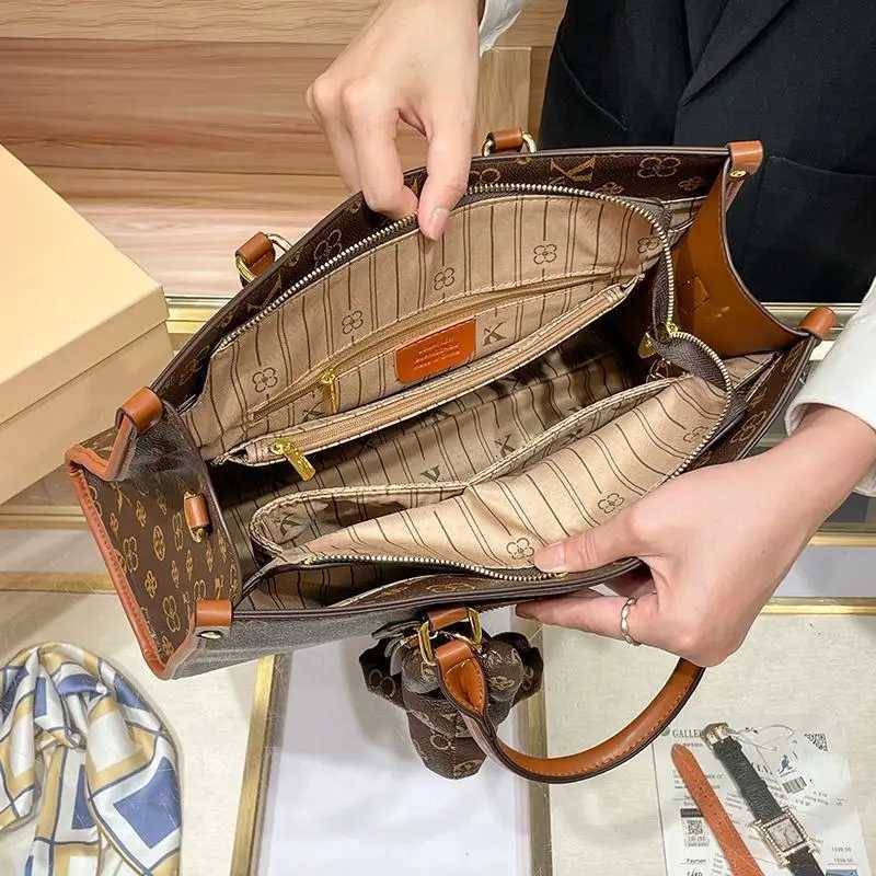 Classic Designer Ladies Handbag Luxury Leather Crossbody Messenger Elegant Shoulder Tote Bag For WomenW251106