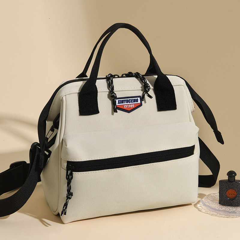 2025S Designer Women S Bag Bottle Large Capacity Baby Bag Fashionable Autumn And Winter Travel Portable Storage Outdoor Crossbody Mommy Bag