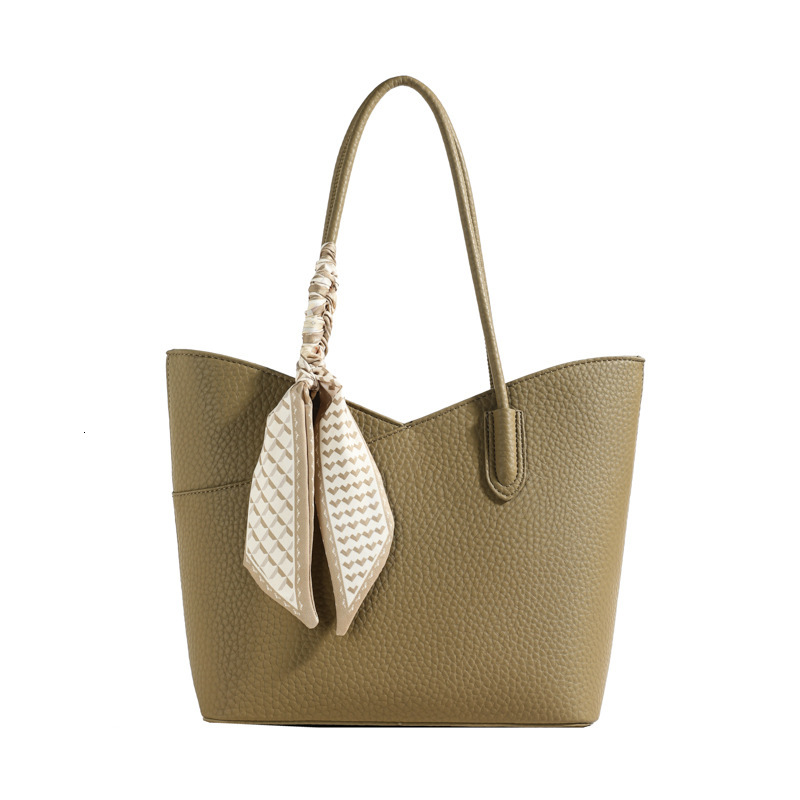 2025S Designer Women S Bag Simple Versatile Large Capacity For Women New Autumn And Winter Fashion Bucket Bag Niche Commuting Shoulder Bag