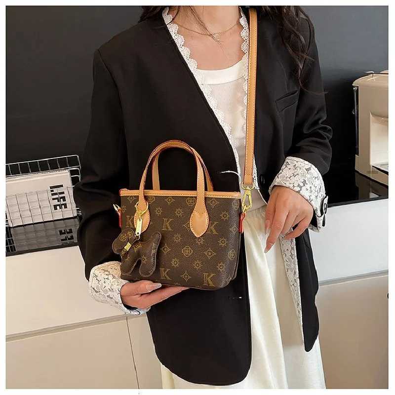 High-End Luxury Handbag Elegant Leather Classic Designer Paris Fashion Women Tote Bag Large CapacityW251106