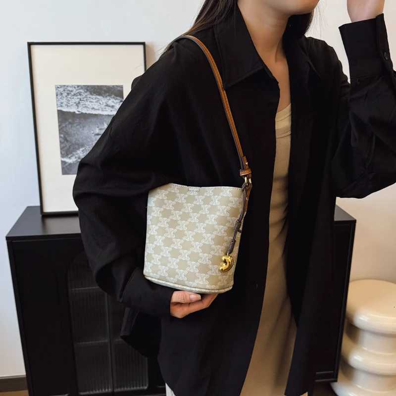 Designer Leather Crossbody Bag Shoulder Messenger Womens Handbags Tote Luxury Brand Famous Popular Classic ElegantW251106