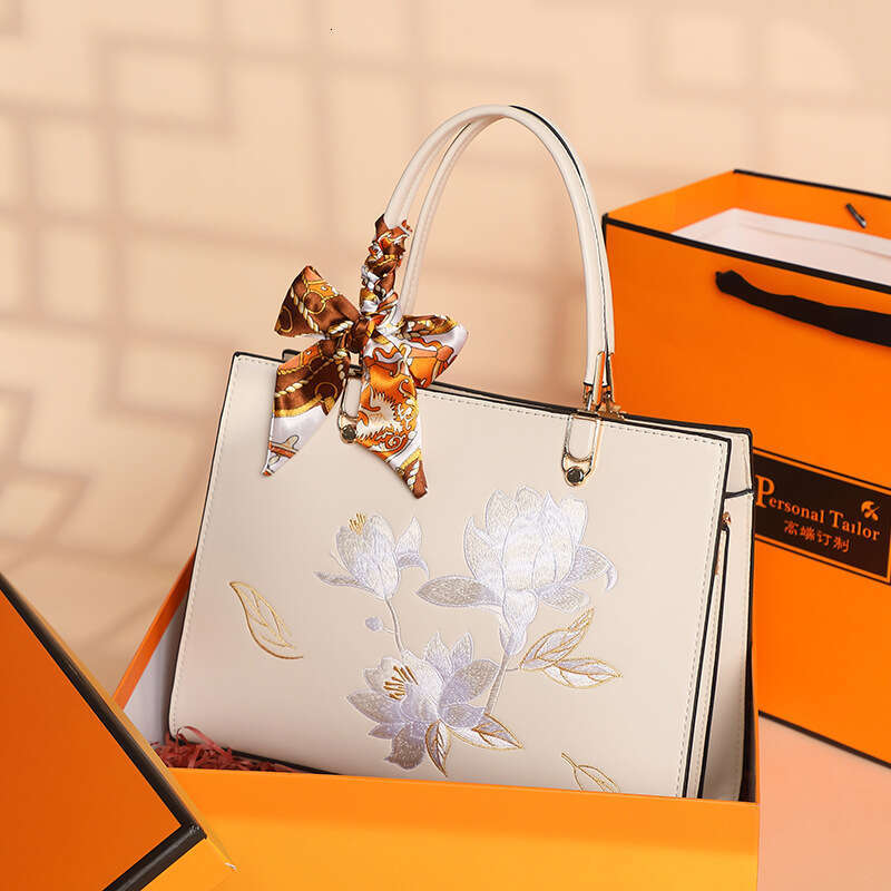 Designer Bag Embroidered New Mom Red Wedding Gift For Elderly And Mother In Law Handbag Crossbody Women S Dropshipping