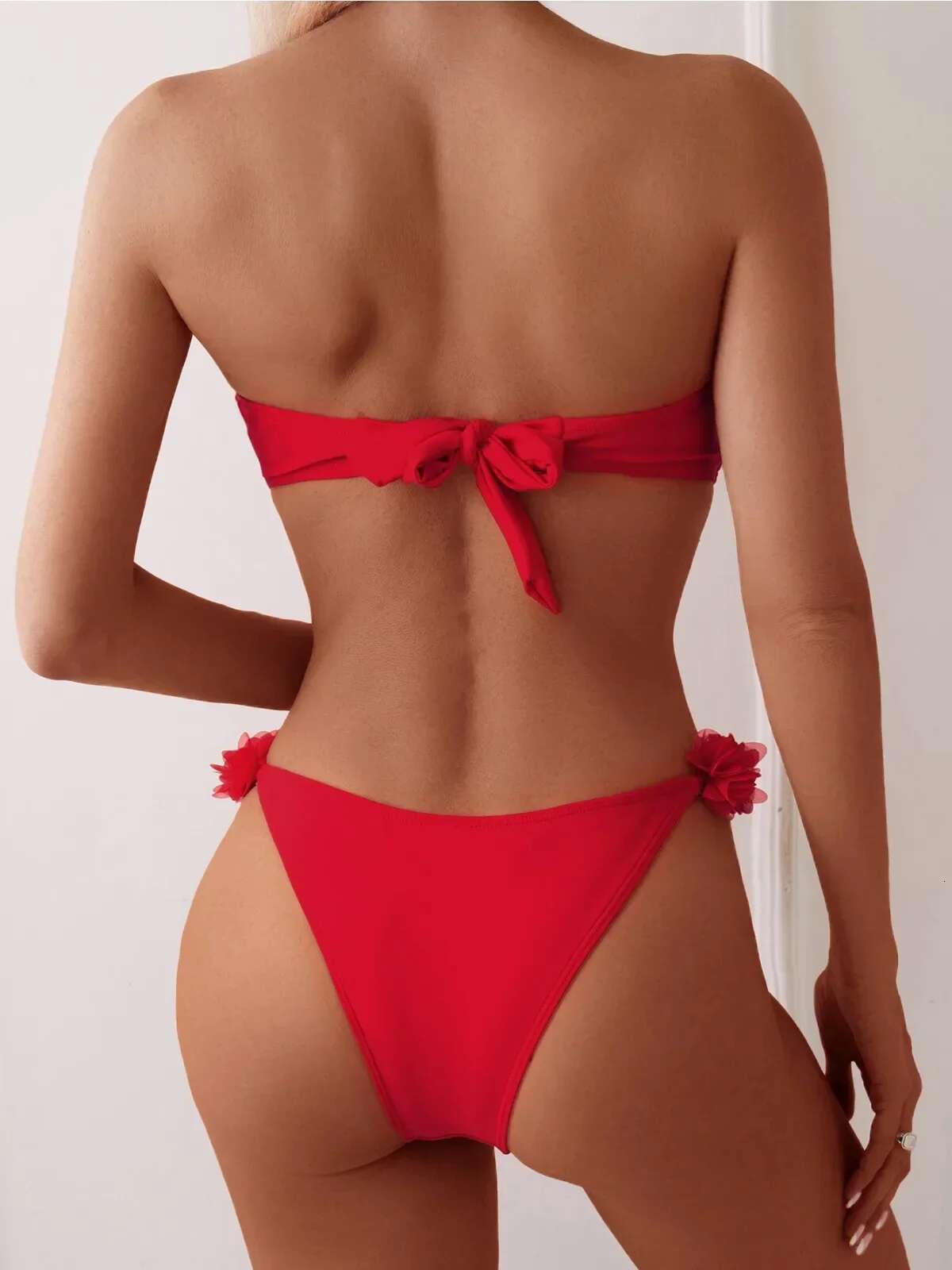 Dongdumaoyi New Red D Flower Two Piece Swimsuit Sexy Solid Color Strapless Bandeau Bikini Set Backless Thong Beach Vacation Swimwear