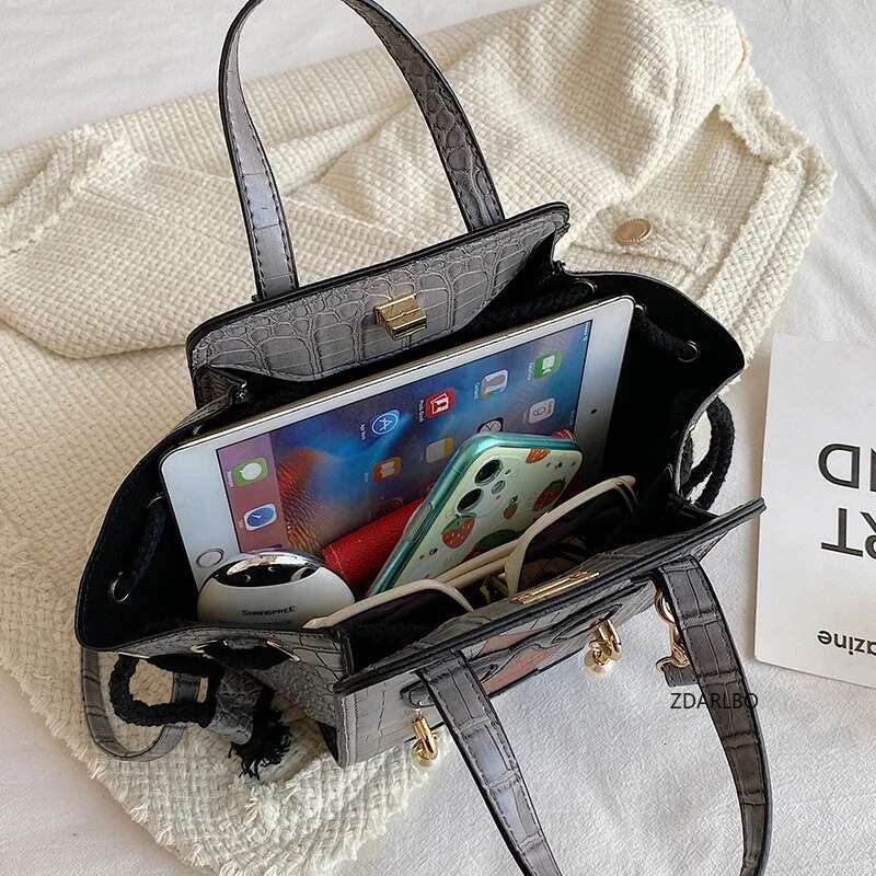 Cartoon Girl Handbag High Quality PU Leather Shoulder For Women Pearl Crossbody Designer Messenger Bag Female Satchel
