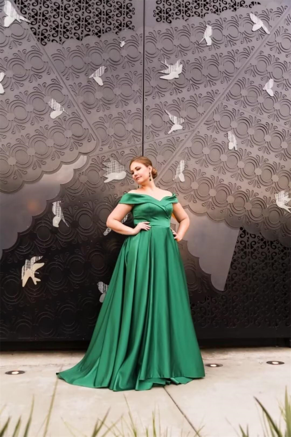 Long Prom Dresses Elegant Off-the-Shoulder Sweetheart Satin A-Line Lace-up Plus Size Formal Occasion Evening Party Gown Pd09