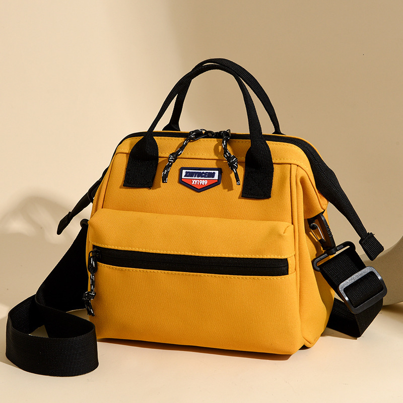 2025S Designer Women S Bag Bottle Large Capacity Baby Bag Fashionable Autumn And Winter Travel Portable Storage Outdoor Crossbody Mommy Bag