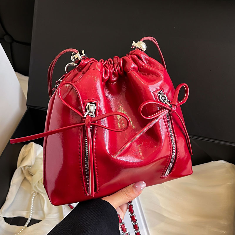2025S Designer Women S Bag Fashionable And Minimalist Bucket Niche Design Drawstring Backpack High End Travel Shopping Crossbody Bag