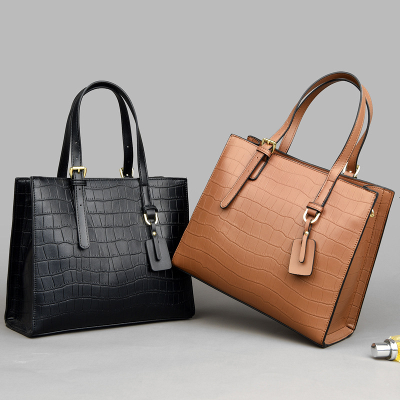Luxury Handbag Women's Fashion Large Capacity Tote Bag Middle-aged Mom Commuting Diagonal Shoulder Bag