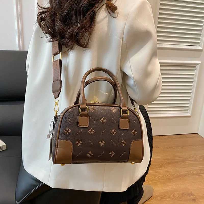 Refined Handbag For Elegant Ladies Perfect One Shoulder Retro Printing Bag For Formal Events And Social GatheringsW251106