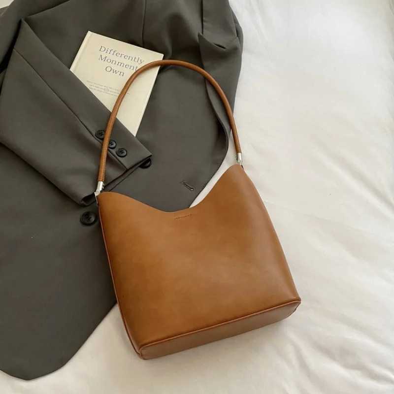 2025 New High-end Luxury Brand Ladies Leather Shoulder Bag Famous Designer Classic Paris Casual ElegantW251106