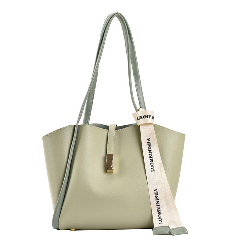 2025S Designer Women S Bag Capacity For Women New Trendy Simple Versatile Single Shoulder Large Texture Mother Child Classroom Commuter Tote Bag