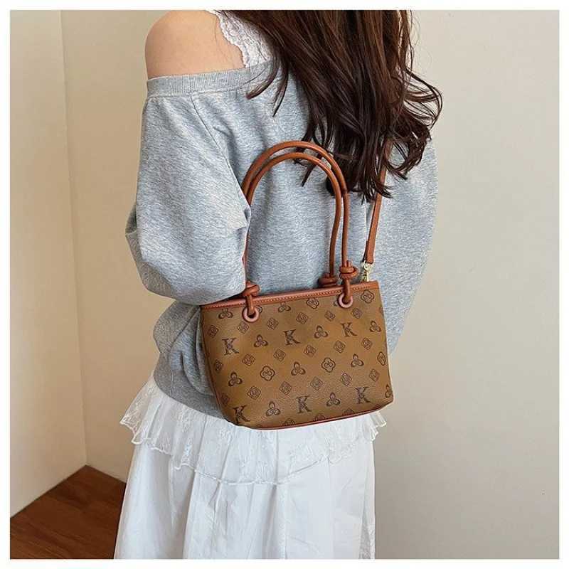 Fashionable Commuter Bag With Solid Color And Minimalist Design For Business Women In LuxuryW251106