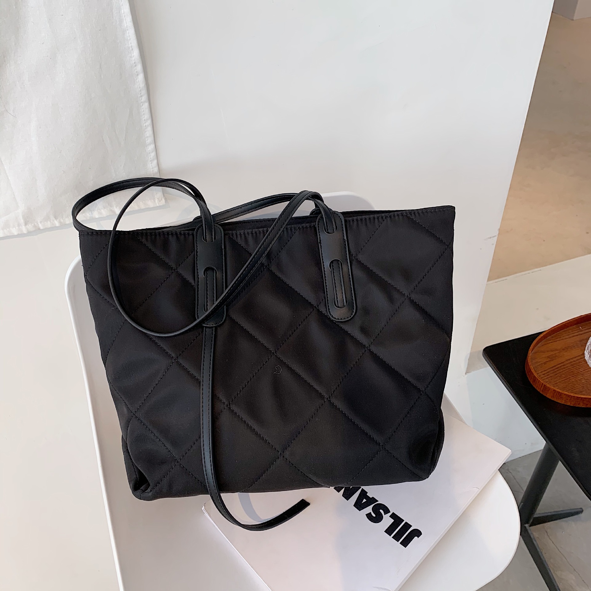 Designer Women S Bag High Quality Tote Large Capacity Diamond Grid Embroidery Thread Fashionable New Style Single Shoulder Women S Bag Fabric Korean V