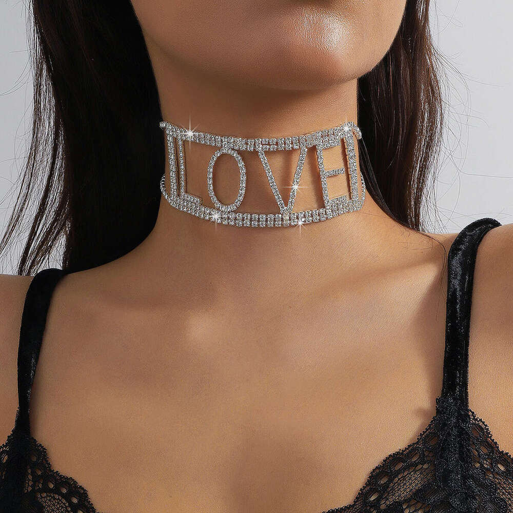 New best-selg scardorned with dia letters LOVE collarbone chain, exaggerated style, personalized rhie necklace