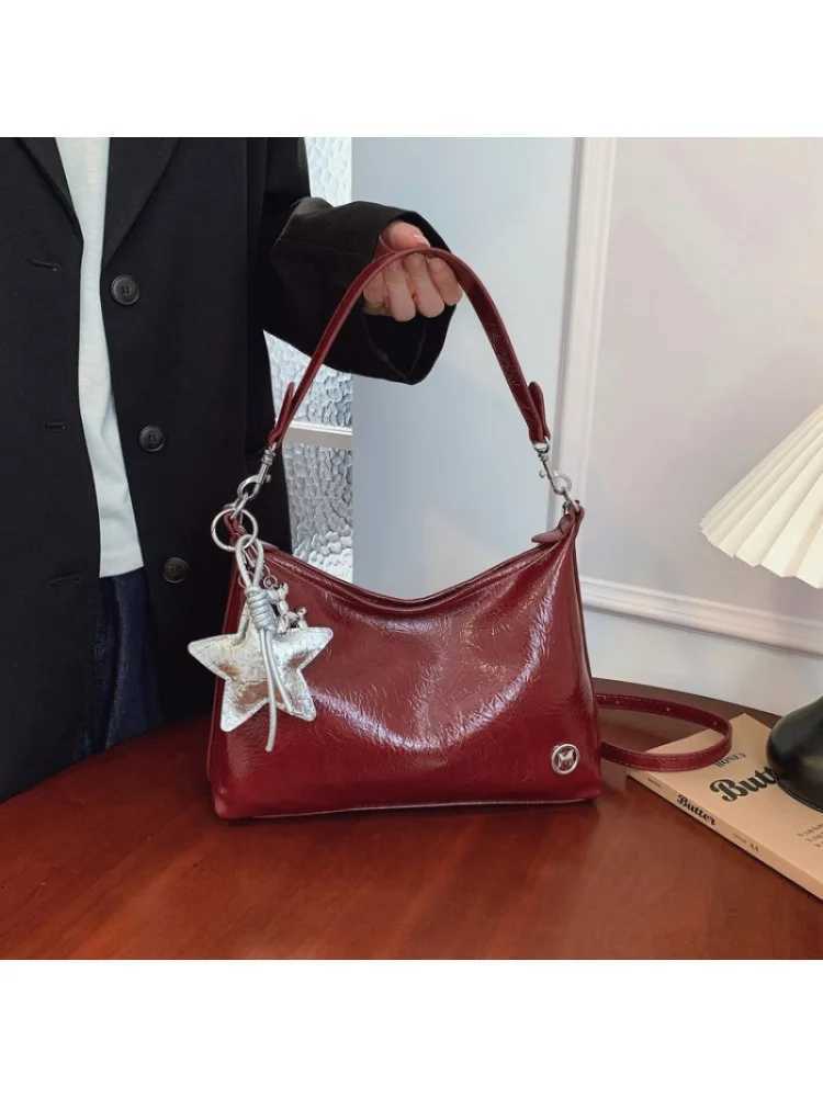 Classic Designer Paris Inspired Women Leather Crossbody Bag Elegant Fashionable TrendyW251106