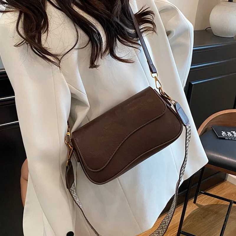 Elegant Womens Crossbody Bag Small Leather Handbag Ladies Designer Inspired Shoulder Purse For Evening Luxury PartyW251107