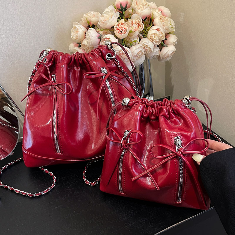 2025S Designer Women S Bag Fashionable And Minimalist Bucket Niche Design Drawstring Backpack High End Travel Shopping Crossbody Bag