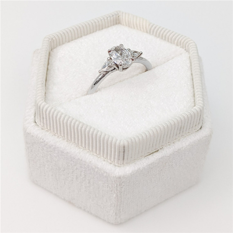 Jewelry 0.6 Carat Oval Cut Lab Diamond With Pear Cut Wedding Ring 18K 14K White Real Gold Engagement Ring For Women Simple Design Womens Ring