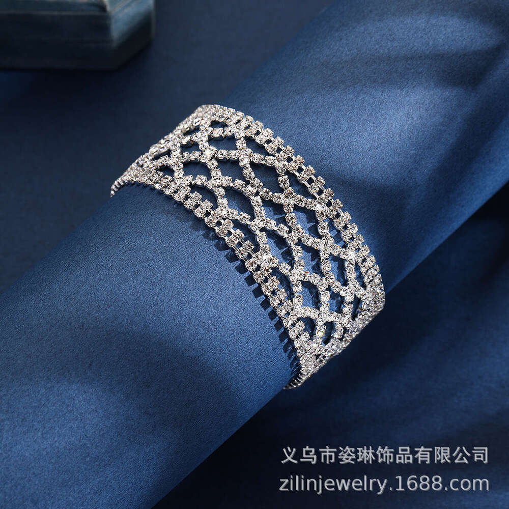 Fashionable, exaggerated, personalized, versatile studded sparkg dia bracelet, niche design, hollowed out mesh rhie bracelet