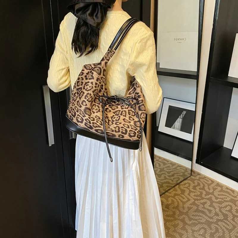 Elegant Womens Leather Handbag Shoulder Bag Crossbody By Famous Designer Luxury Brand Popular Classic MessengerW251107