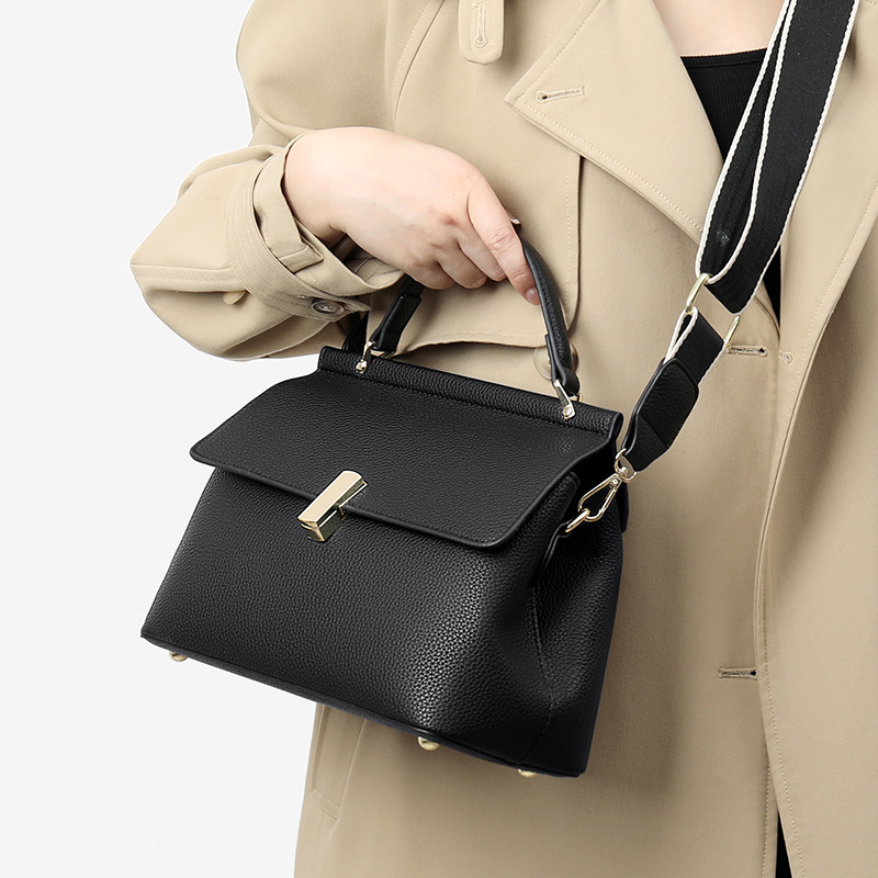2025 New Designer Bag Women's Fashion Large Capacity Handbag Work Commute Single Shoulder Crossbody Bag