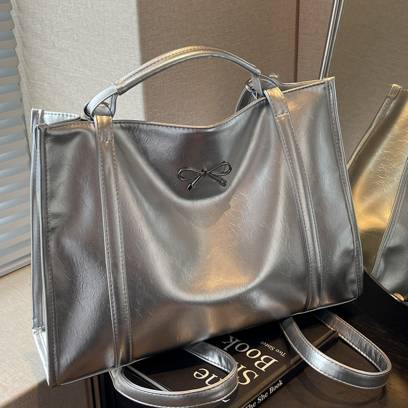 2025S Designer Women S Bag Large Capacity Premium Texture Armpit Bag Women S Autumn Winter New Fashionable And Simple Tote Bag