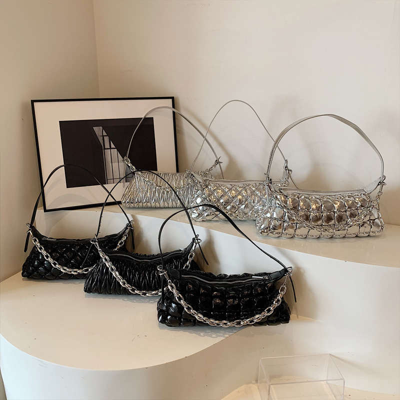 2025S Designer Women S Bag Single Shoulder Solid Color Casual Women S New Autumn Winter Armpit Bag Fashionable And Trendy Crossbody Bag