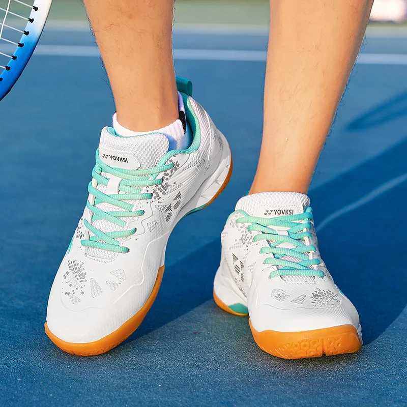 Men Badminton Shoes Wear Resistant Training Sneakers Professional Table Tennis Shoes Cpetition Casual Outdoor Volleyball Shoes Y251107