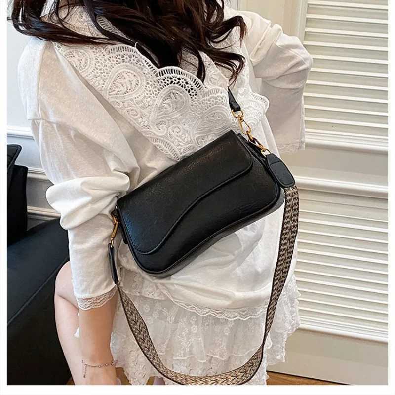 Elegant Womens Crossbody Bag Small Leather Handbag Ladies Designer Inspired Shoulder Purse For Evening Luxury PartyW251107