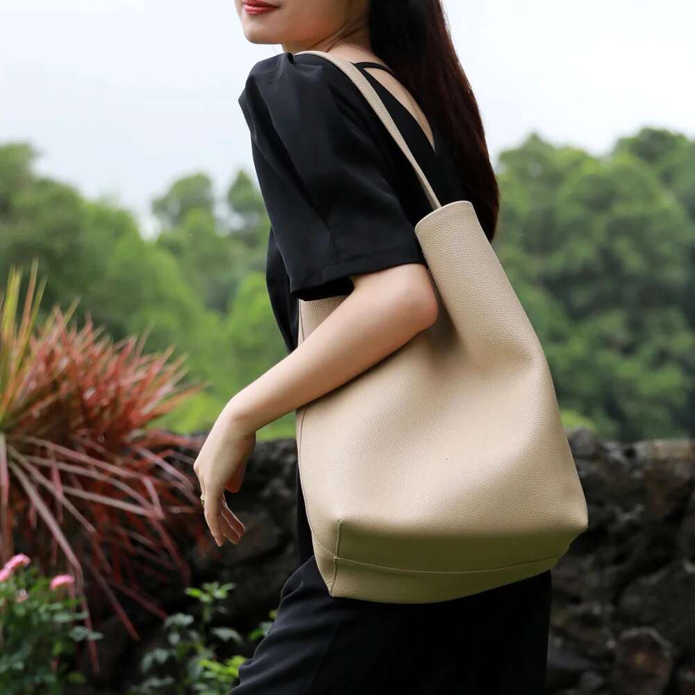 Minimalist All-Match Big Travel Bucket Tote Cowskin Women Shoulder Shopper Bag 2 Size High Quality Cowhide Leather Handbag