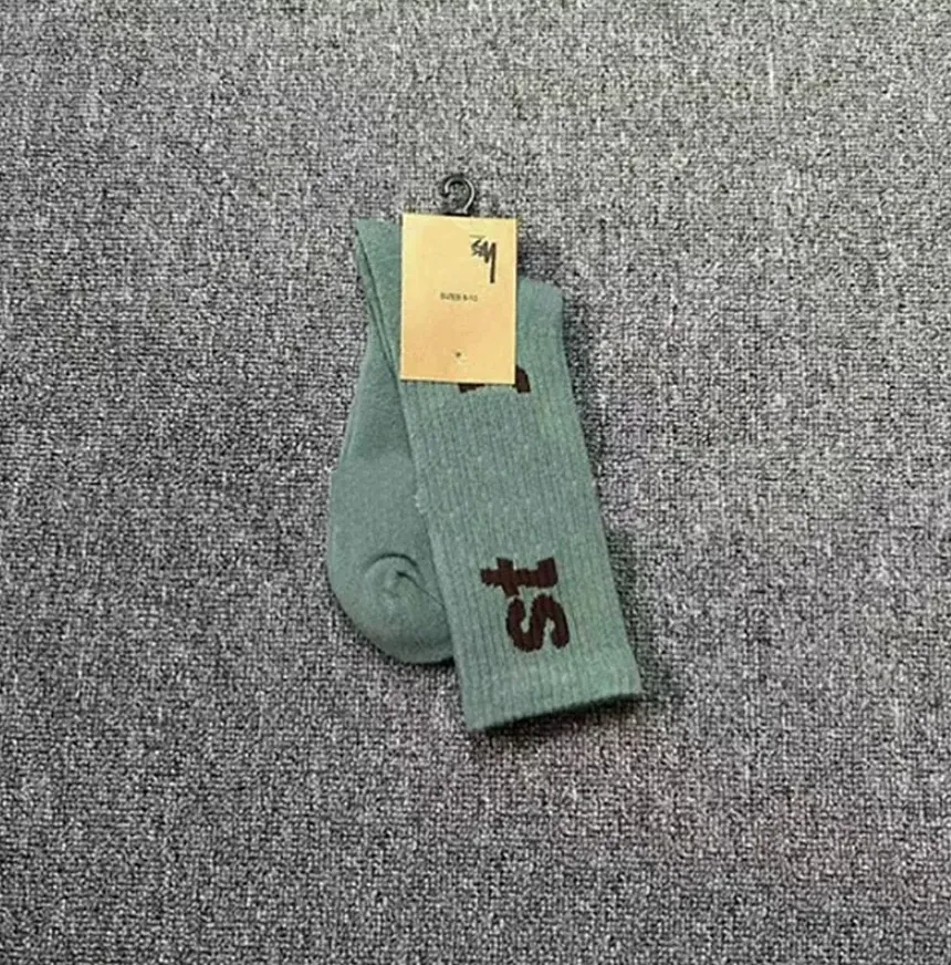 Men's Designer Sports Socks Letter Printed Casual Multi Color Cotton Medium Stocking High Street Fashion Breathable Soft Sport Socks For Men Wome