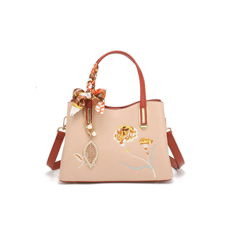 Designer Bag Banquet Handheld Shoulder Crossbody New Chinese Style Suzhou Embroidery Carnation High End Apricot Brown Mom Grandma
