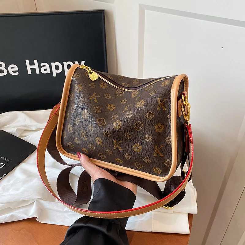 2025 New Vintage Underarm Bag for Women - Large Capacity Pillow Bag Reversible Crossbody/Shoulder Bag Classic Monogram PrintW251106
