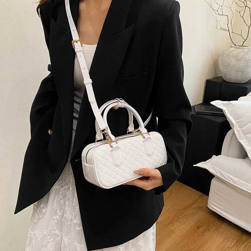 Elegant Luxury Brand Leather Handbag - Womens Crossbody Bag Messenger Style Popular Classic By Famous DesignerW251107