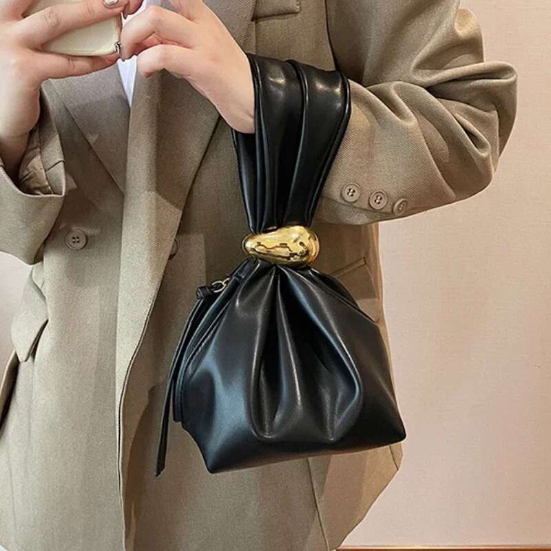 Personalized Soft Leather Clutch Bag Designer Women Pleated Mini Bucket Pouch Temperament Side Zipper Party Evening Bags