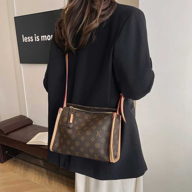 Luxury High-End Minimalist Unique Leather Crossbody Handbag For Women With Trendy Fashionable Design And LetterW251106