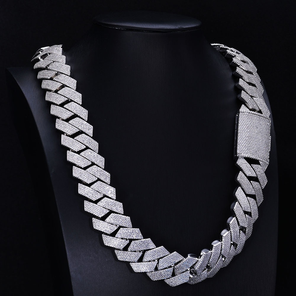 Elegant 10mm Gold-Plated Cuban Link Chain Featuring Pure Sier VVS Moissanite Gemstones - Perfect Gift