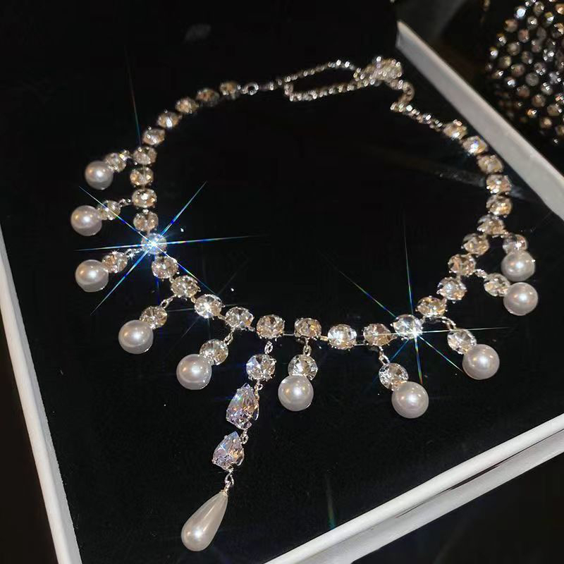 Fashionable Female Simulated Pearl Chain with Dazzling Drop Charms Suitable for Any Event