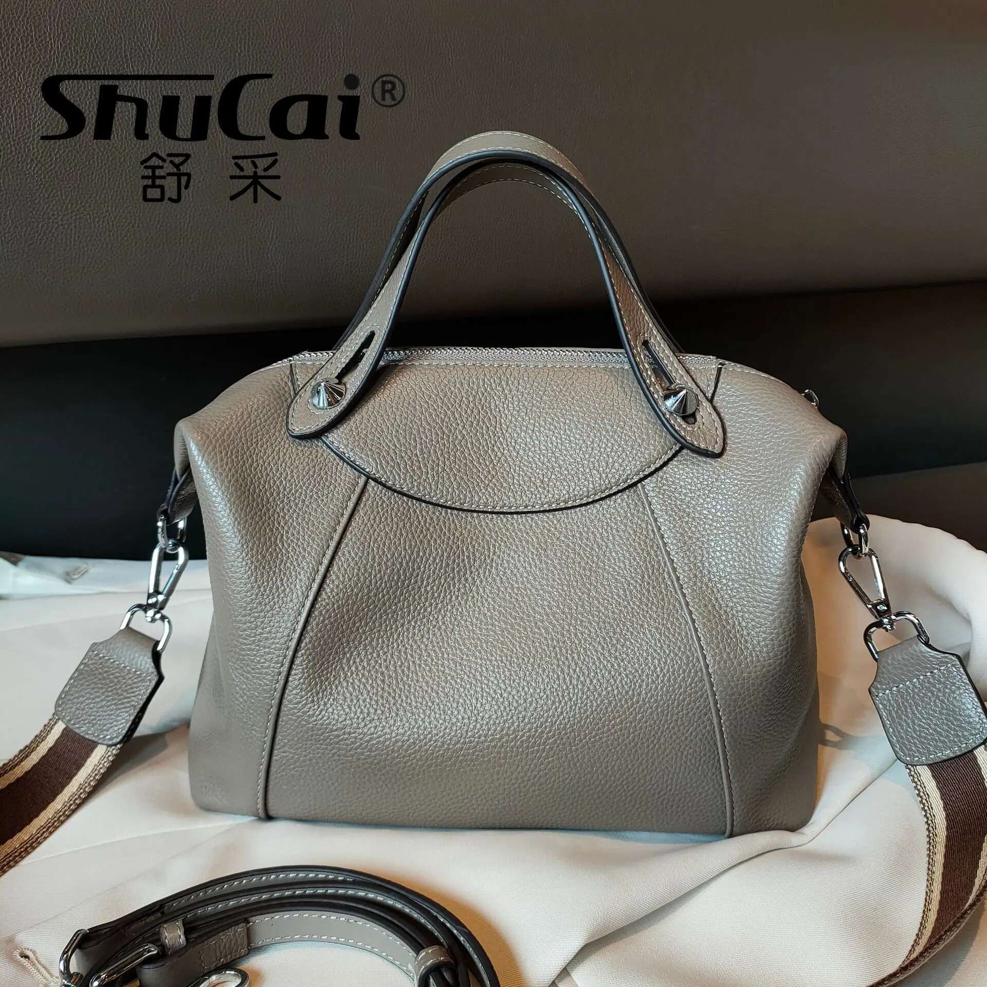 New Soft Baotou Genuine Leather Hand-Held Single Shoulder Messenger Bag Casual And Large Capacity Manufacturers Direct Supply