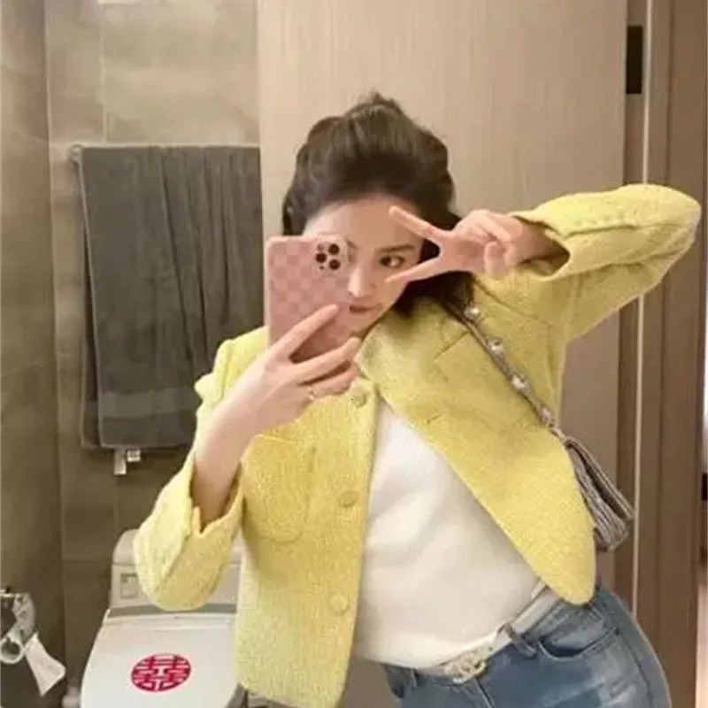Fashion Tweed Short Jacket Womens Woolen Coat Spring Autumn O-neck Single-breasted Yellow Outerwear Streetwear Casual Tops 251105