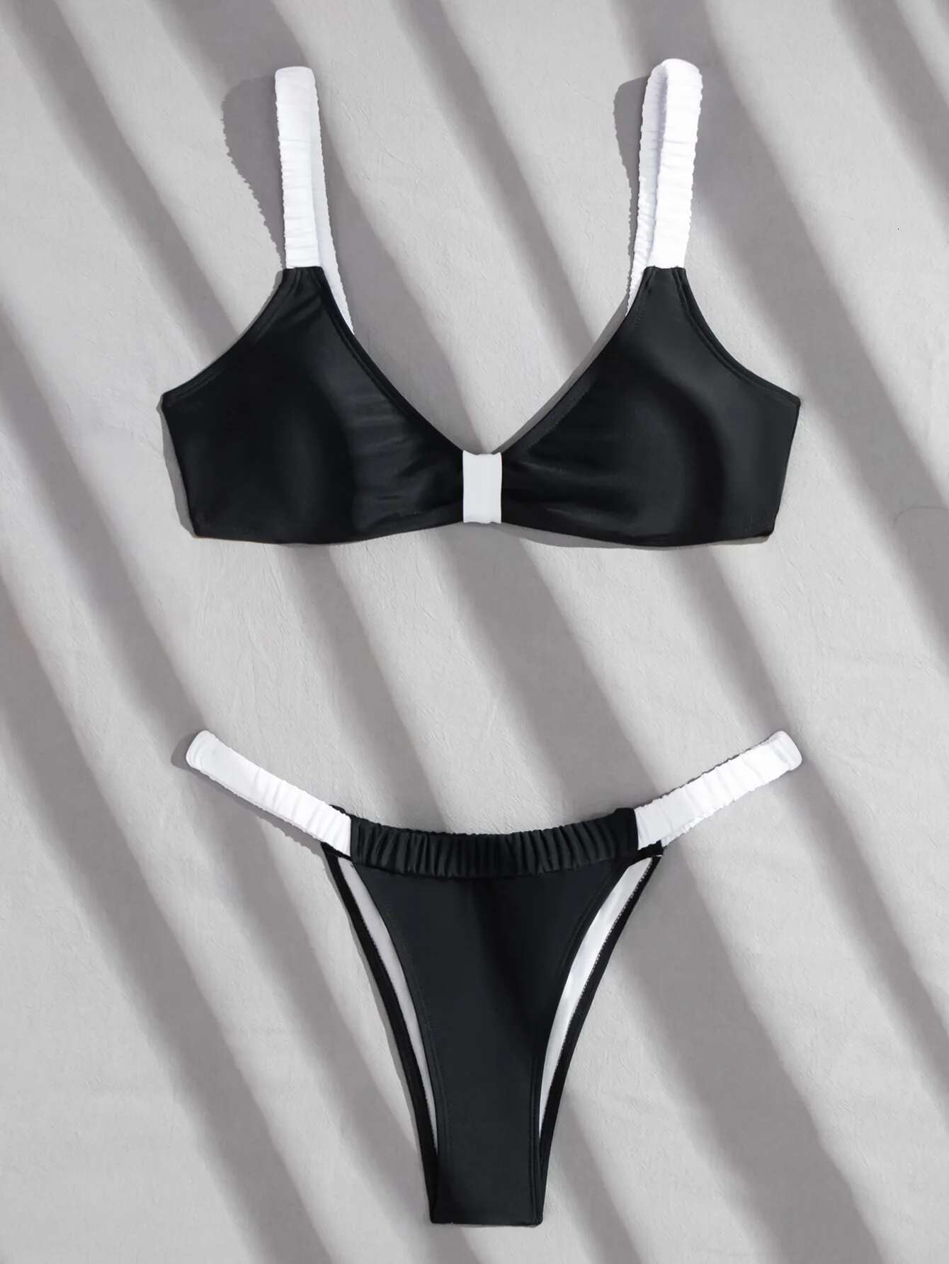 Dongdumaoyi Sexy Black White Patchwork Bikini Women Swimsuit Pleate Push Up Micro Beach Bathing Suit Thong Swimwear Biquini