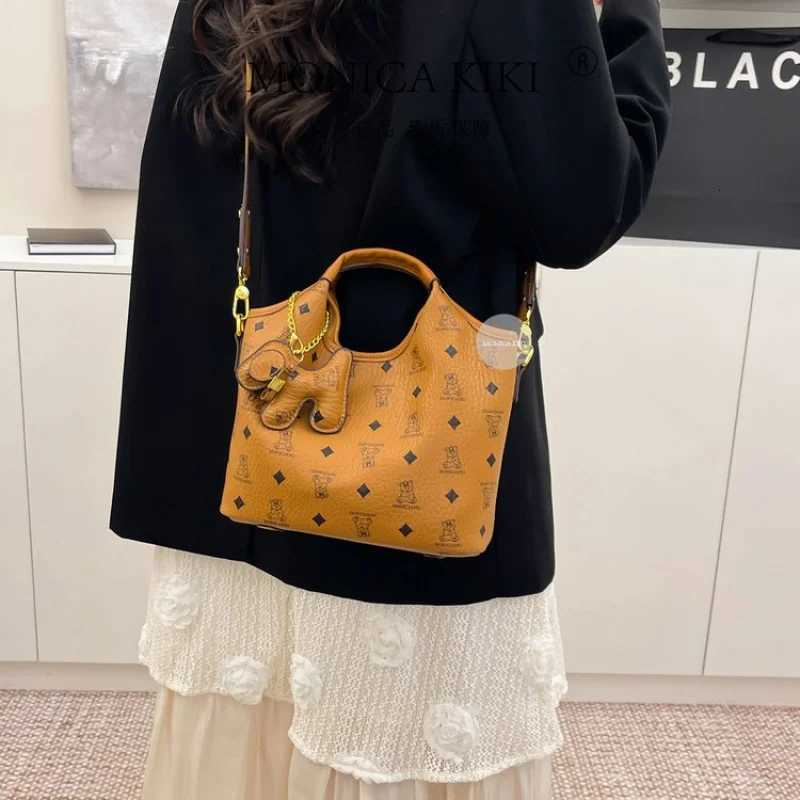 Luxury Brand Fashionable Leather Womens Shoulder Bag Classic Elegant Famous Paris Designer Trendy Vintage Daily BagW251106