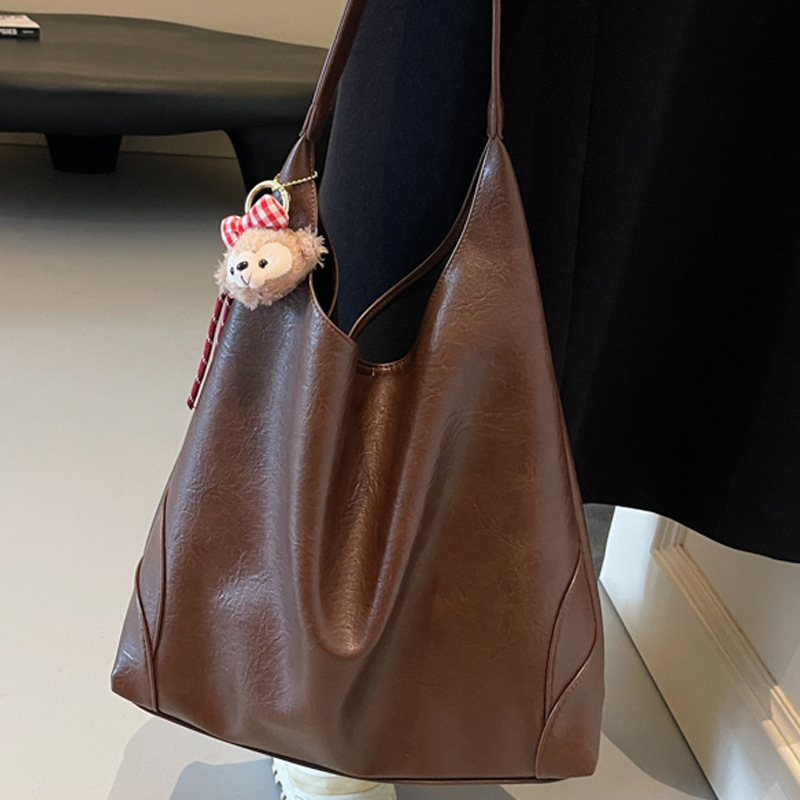 2025S Designer Women S Bag Niche Texture Underarm For Women New Simple Tote Casual Large Capacity Shoulder Bag