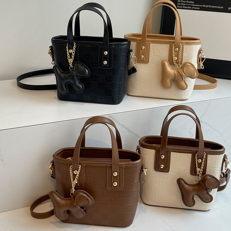 2025S Designer Women S Bag Premium Water Bucket Tote Bag For Women Autumn New Trendy Fashion Single Shoulder Crossbody Bag Niche Design Handbag