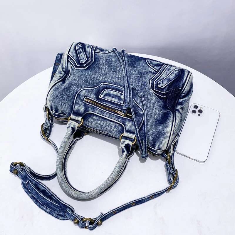 Moto & Biker Denim Pillow Bags For Women Designer Handbag Purse 2024 New In Washing Process Patchwork Top Handle Shoulder