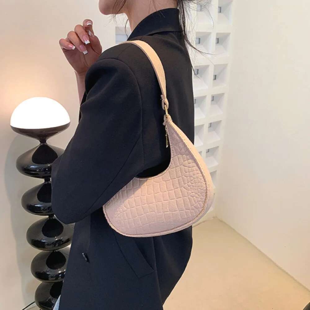 Women Casual Shoulder Felt Stone Pattern Underarm Fashion Exquisite Crescent Saddle Bags Ladies Advanced Armpit Bag