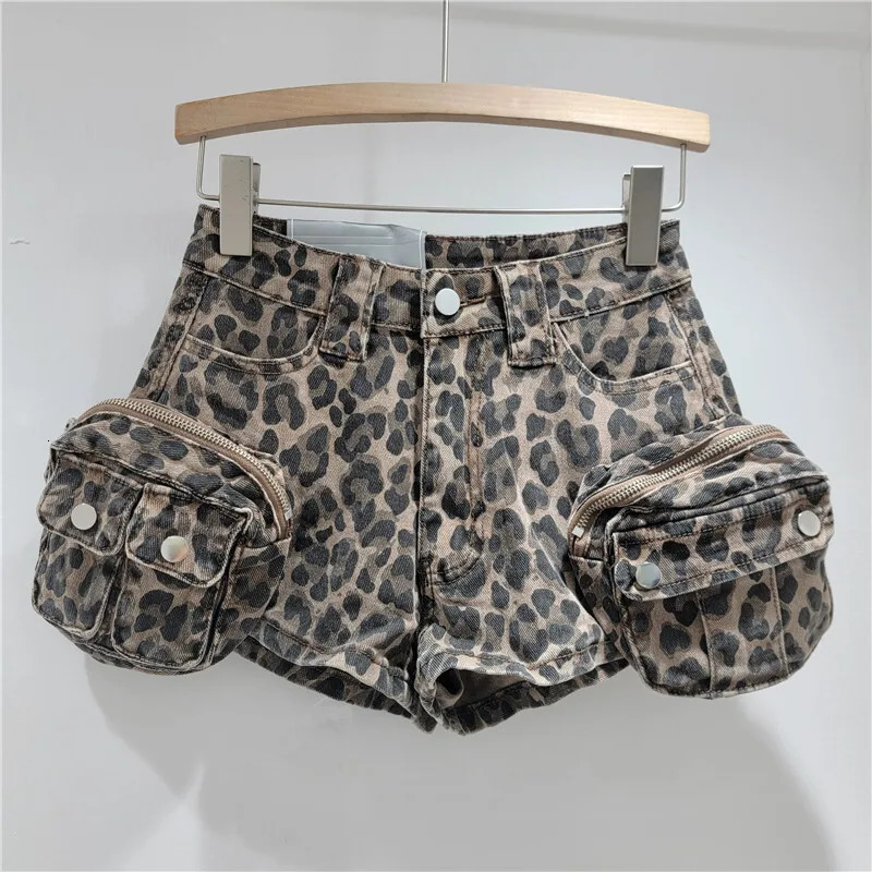 DEAT Womens Denim Shorts Leopard Printed Brown 3d Pockets Low Waist Super Short Denim Pants Summer 2025 Fashion 29A928 250407